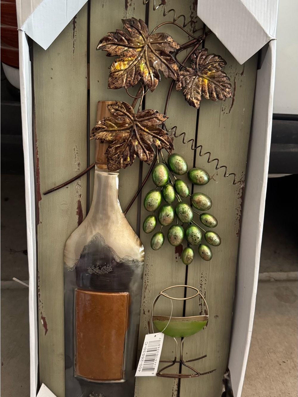 Metal Wine Bottle & Grapes Wall Art - Green and Brown